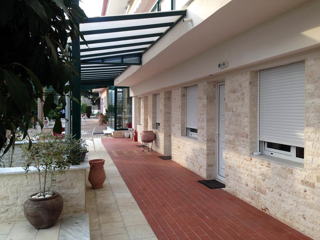 Hotel Galaxy Krepení Kültér fotó
