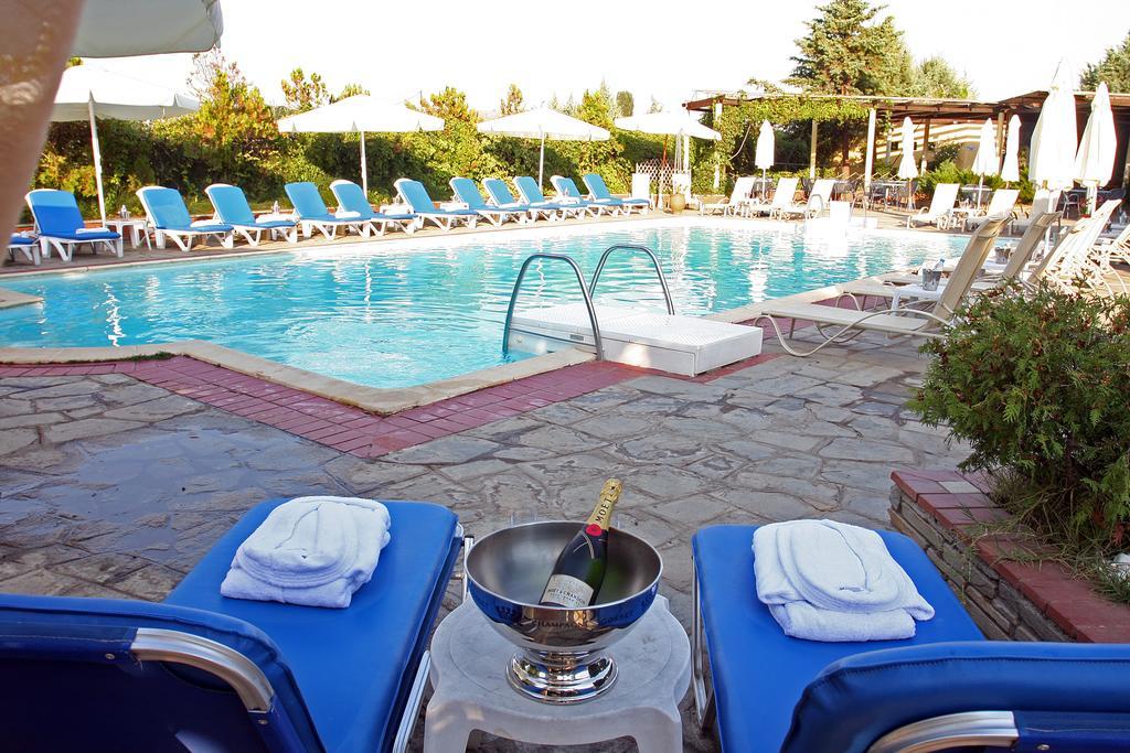Hotel Galaxy Krepení Kültér fotó