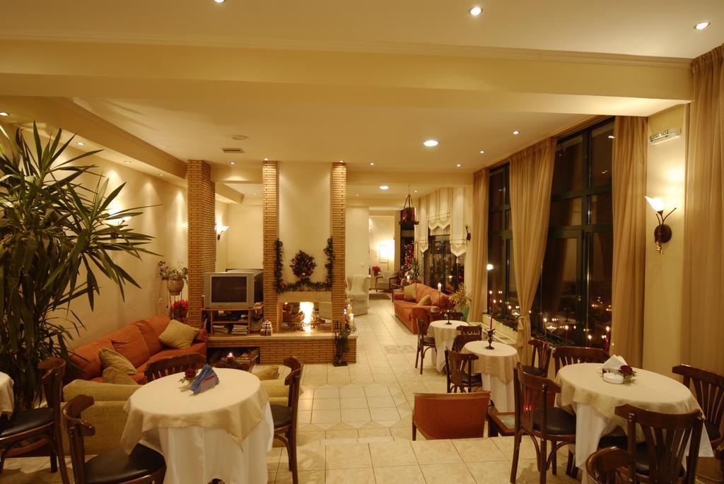 Hotel Galaxy Krepení Kültér fotó