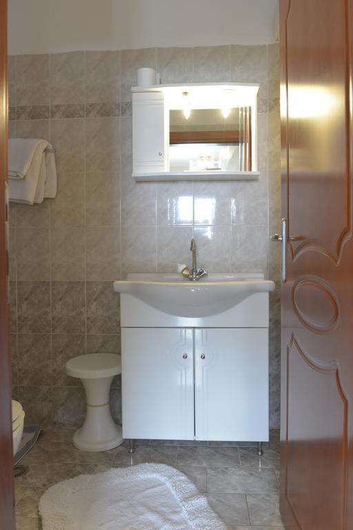 Hotel Galaxy Krepení Kültér fotó