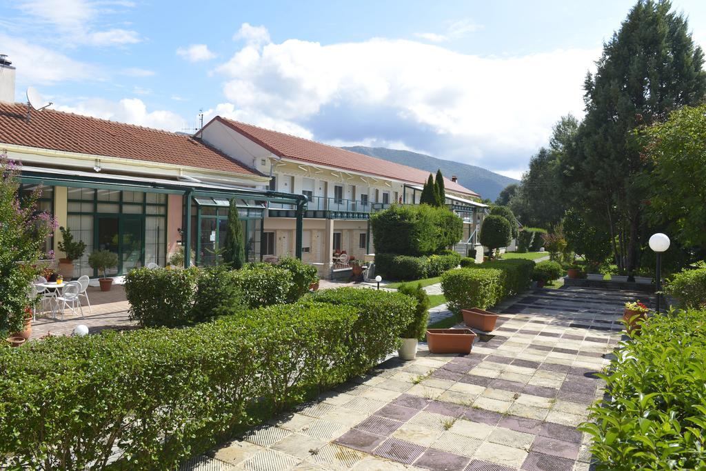 Hotel Galaxy Krepení Kültér fotó